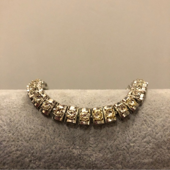 Avon Tennis Bracelet, silver tone with clear cut crystals, removable link - Picture 2 of 10
